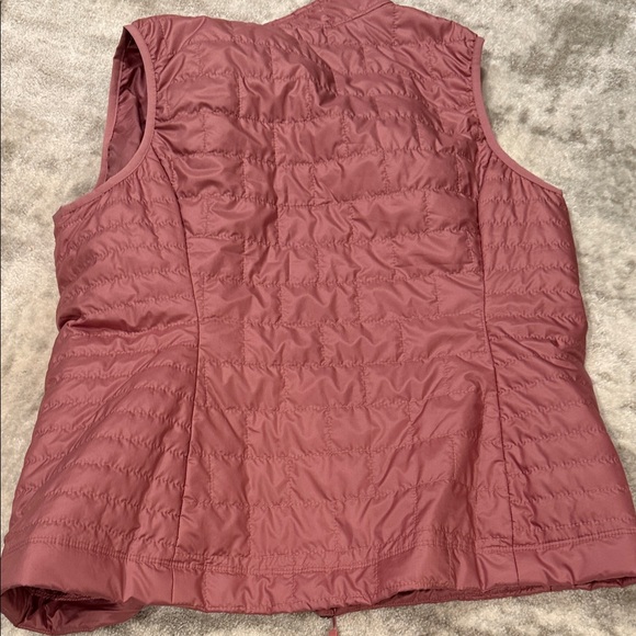 Patagonia Women's Pink Quilted Vest - Picture 6 of 6